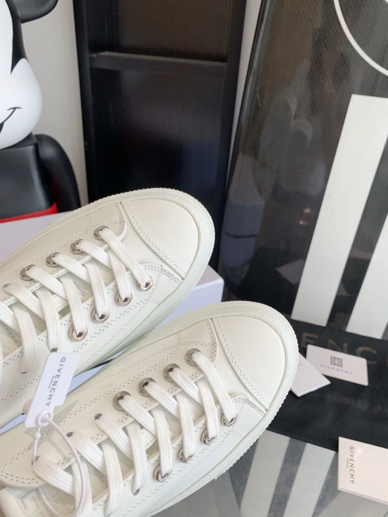 Gxvxnchy Sneakers Lightweight 151751