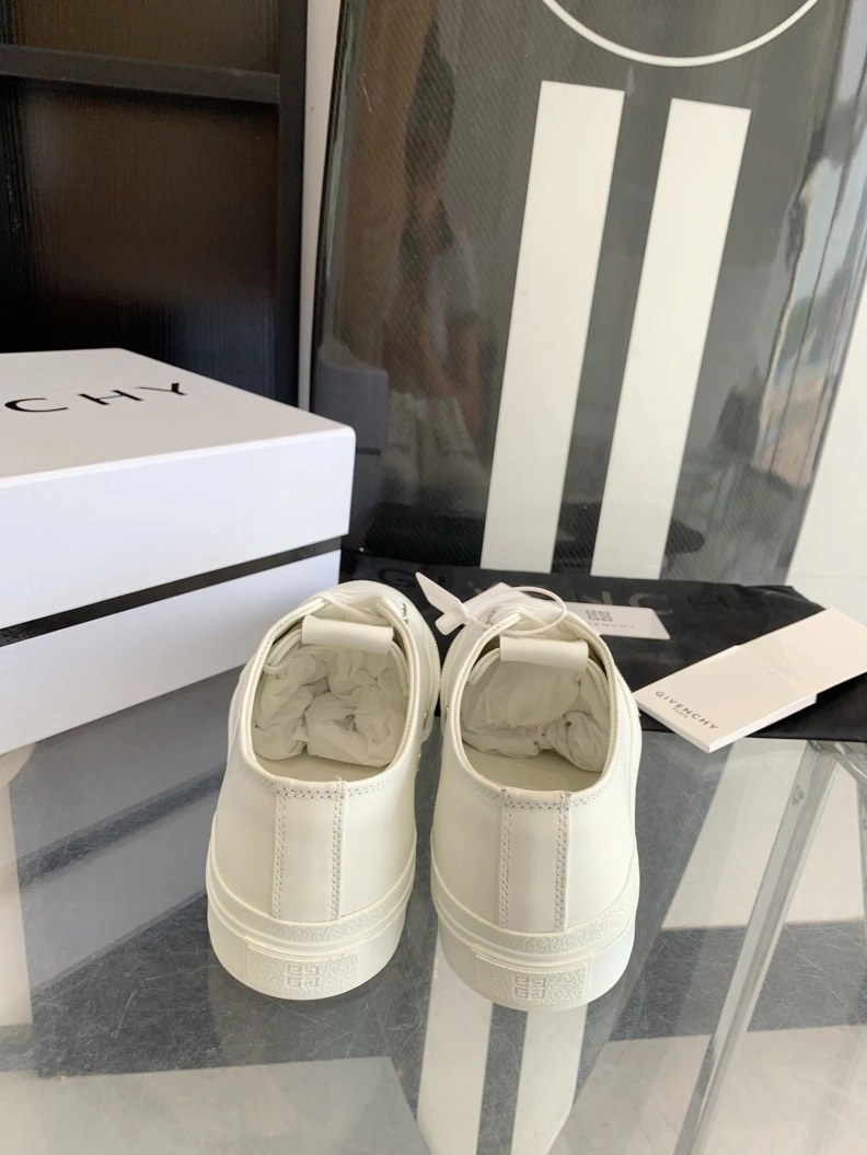 Gxvxnchy Sneakers Lightweight 151751