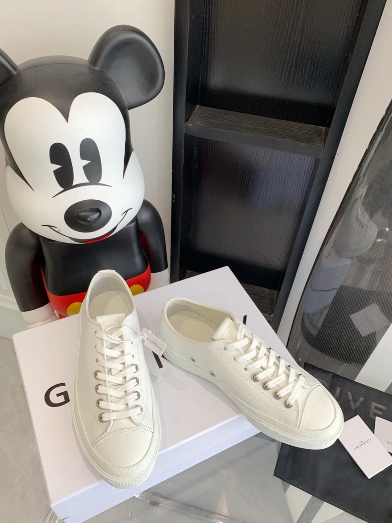 Gxvxnchy Sneakers Lightweight 151751