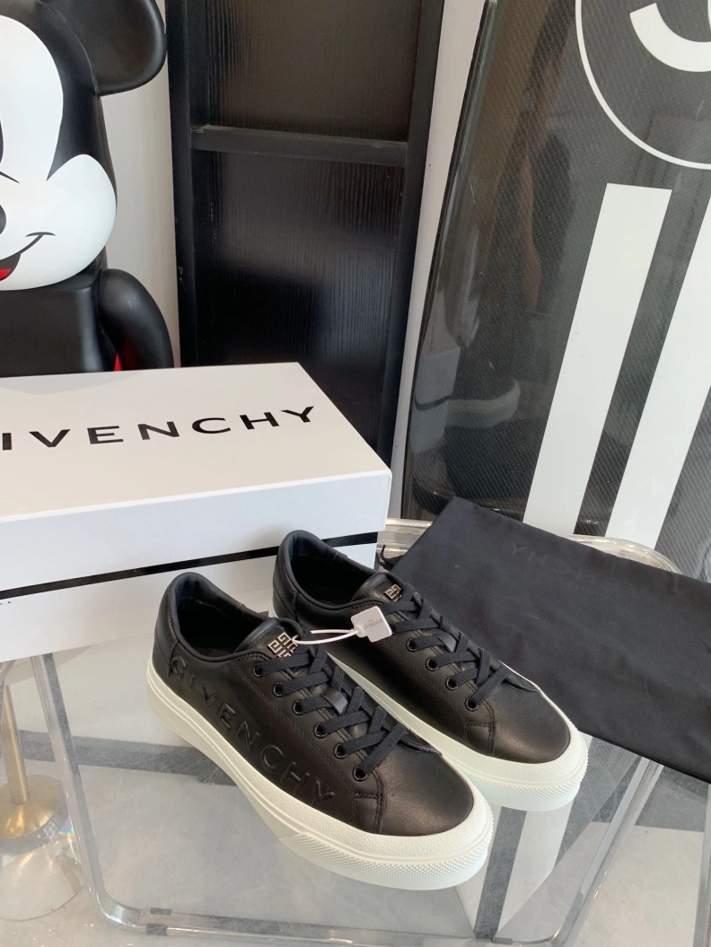 Gxvxnchy Sneakers Durable 151750