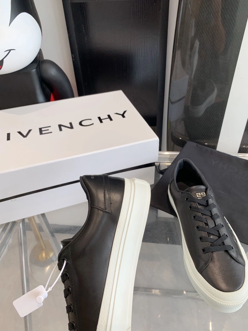 Gxvxnchy Sneakers Durable 151750