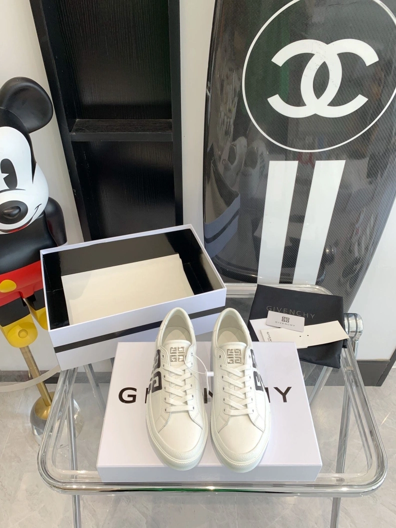 Gxvxnchy Sneakers Elegant 151742