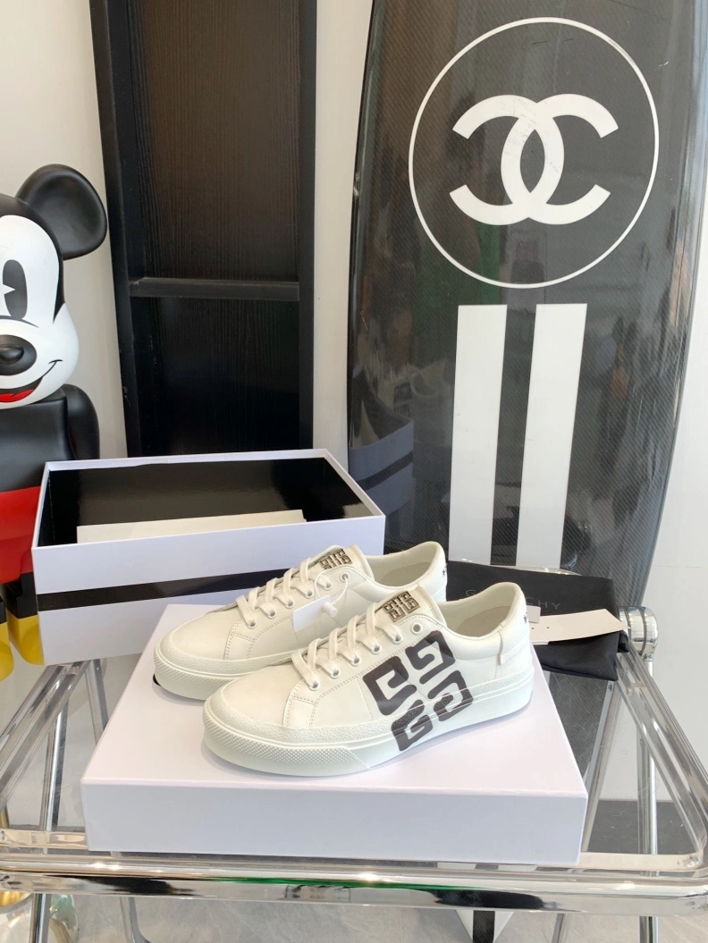 Gxvxnchy Sneakers Elegant 151742