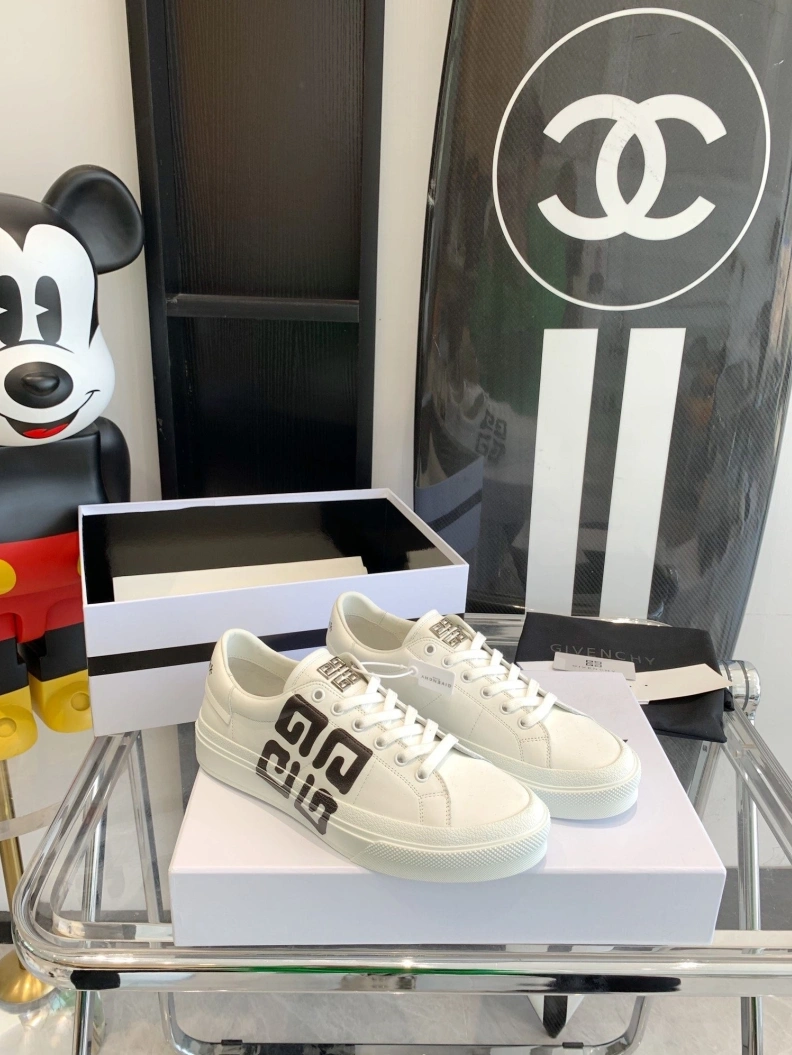 Gxvxnchy Sneakers Elegant 151742