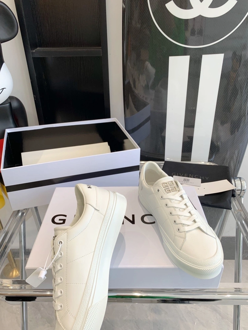 Gxvxnchy Sneakers Elegant 151742