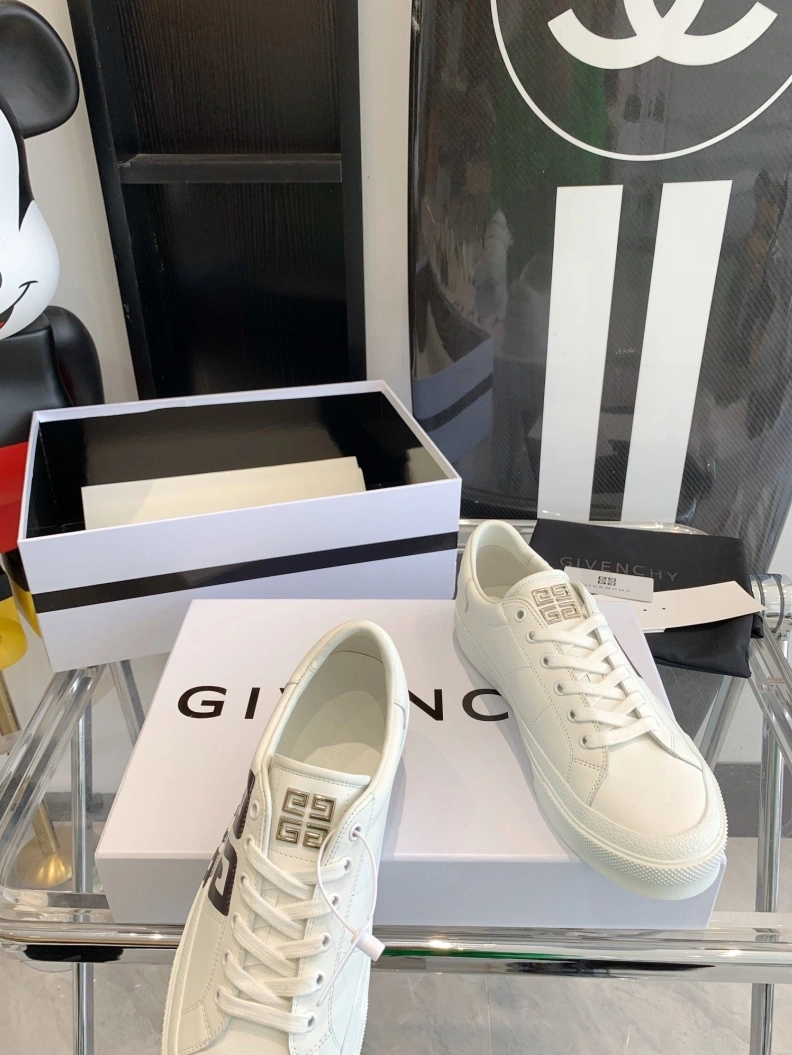 Gxvxnchy Sneakers Elegant 151742
