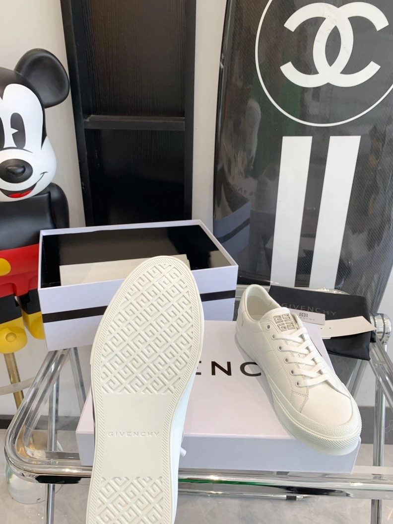 Gxvxnchy Sneakers Elegant 151742