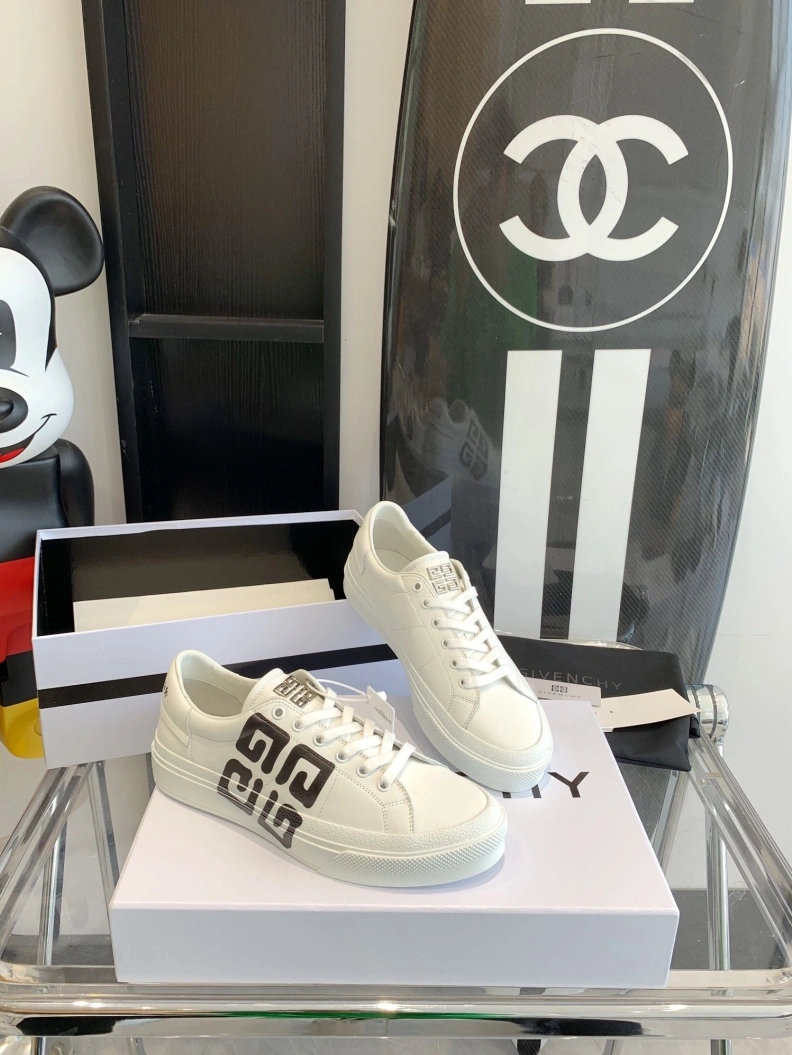 Gxvxnchy Sneakers Elegant 151742