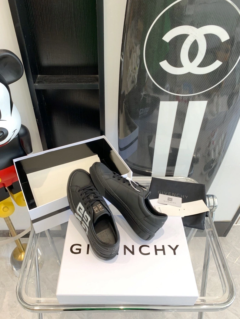 Affordable Gxvxnchy Sneakers 151741