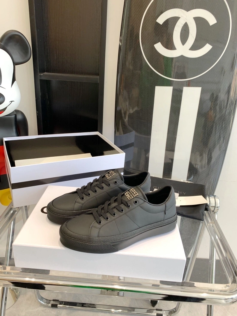 Gxvxnchy Sneakers Classic 151757
