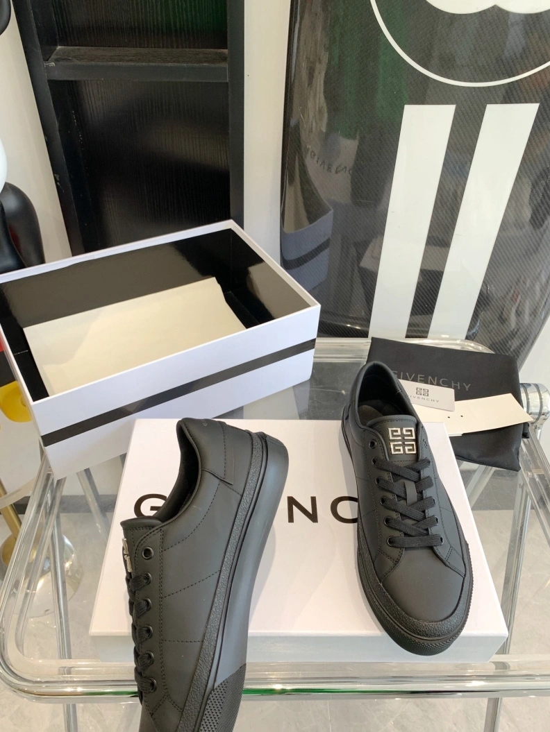 Gxvxnchy Sneakers Classic 151757