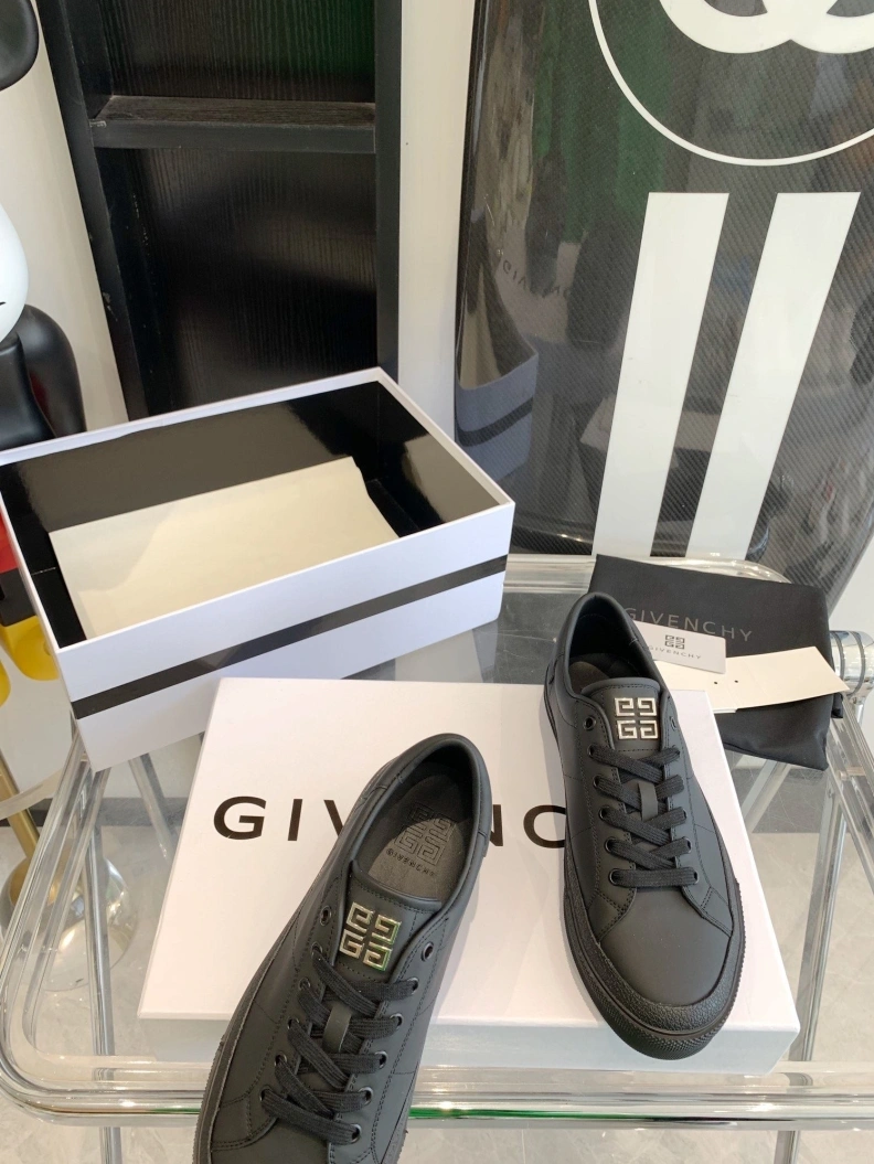 Gxvxnchy Sneakers Classic 151757