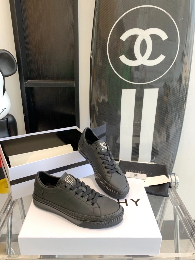 Gxvxnchy Sneakers Classic 151757