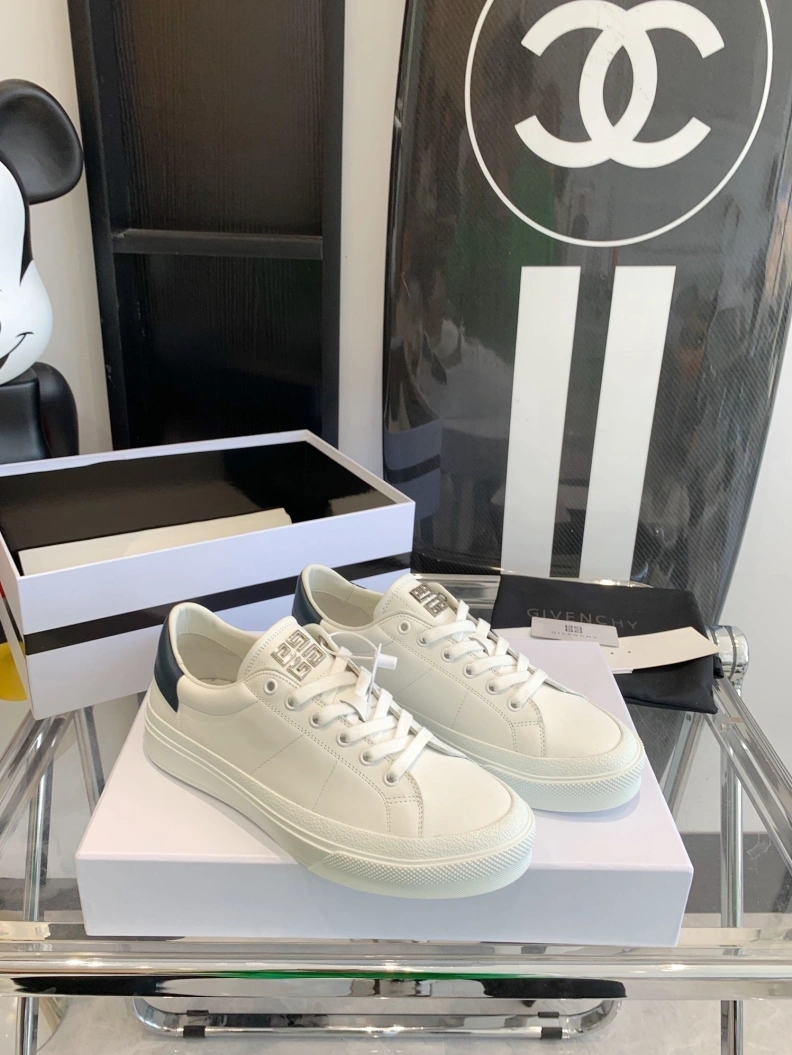 Cozy Gxvxnchy Sneakers 151739