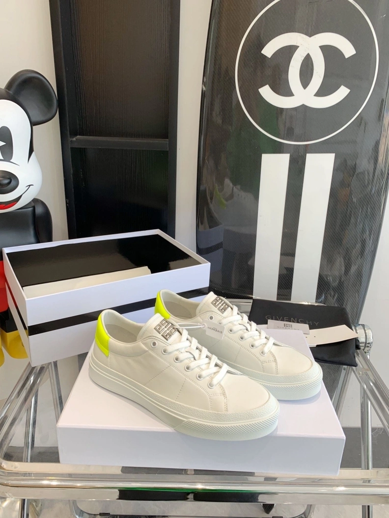 Durable Gxvxnchy Sneakers 151737