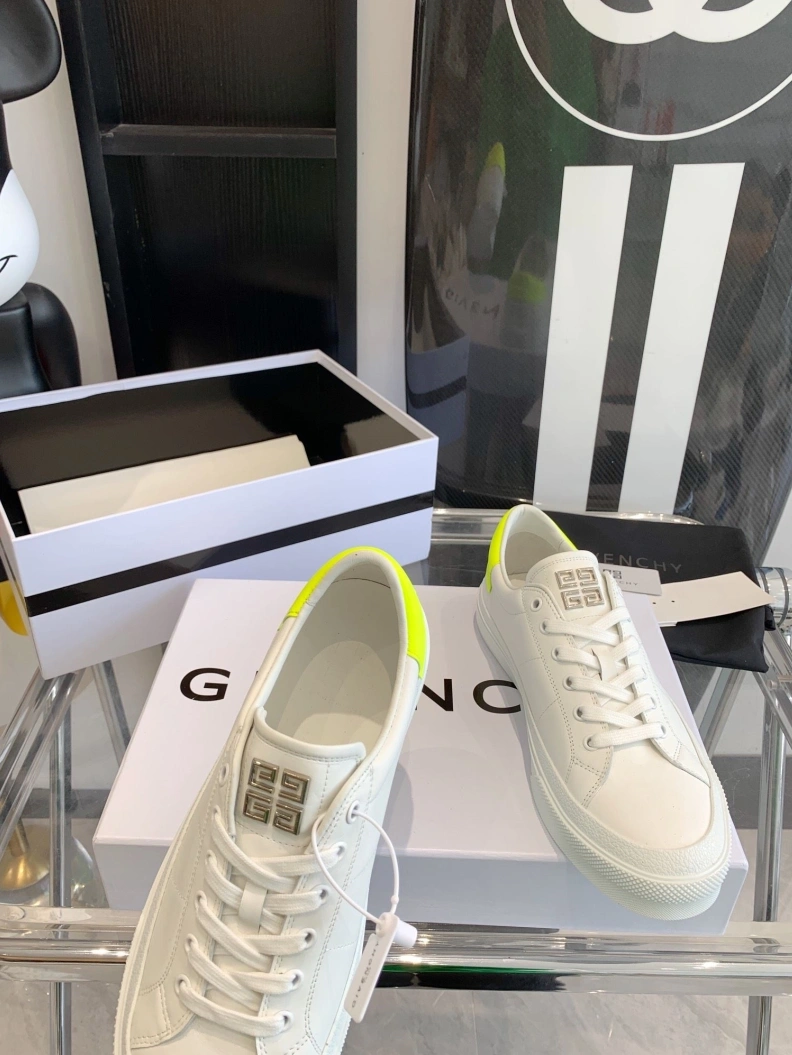 Durable Gxvxnchy Sneakers 151737