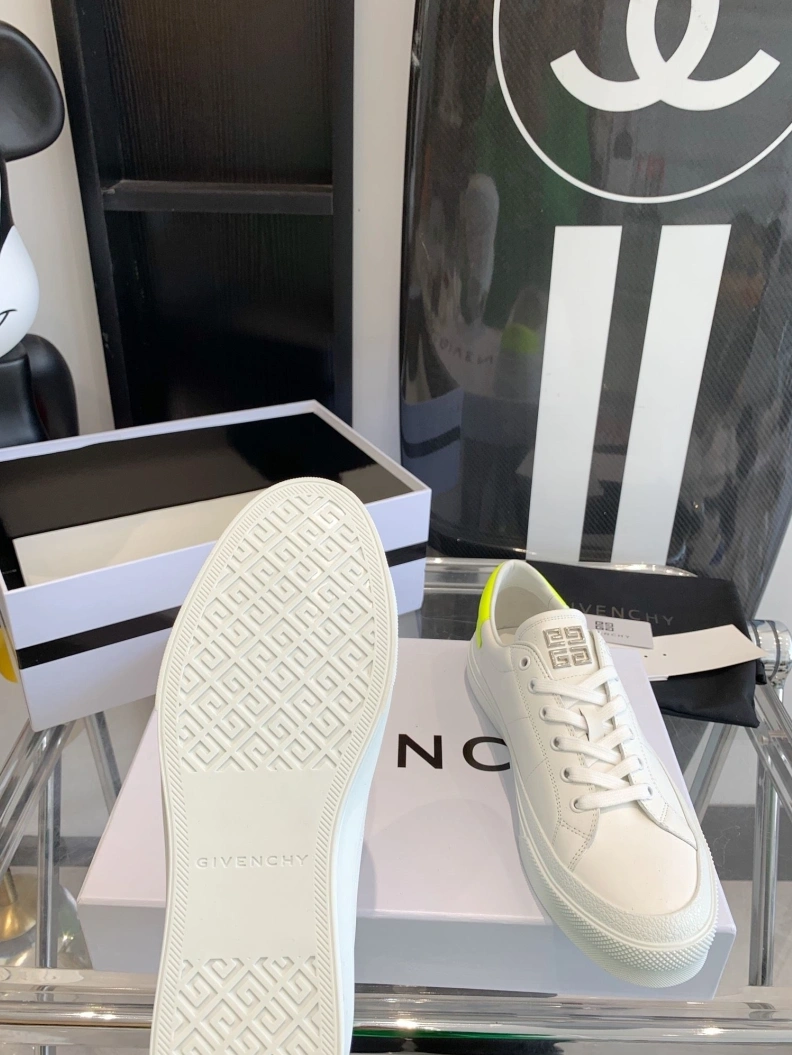 Durable Gxvxnchy Sneakers 151737