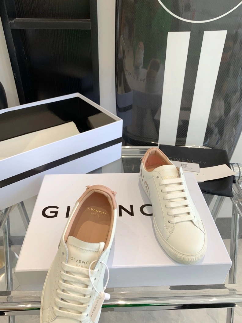 Gxvxnchy Sneakers Resilient 151735
