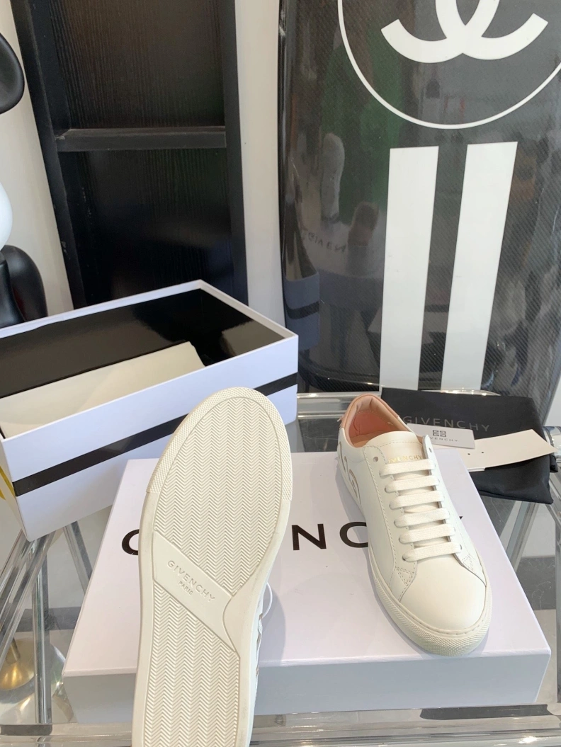 Gxvxnchy Sneakers Resilient 151735
