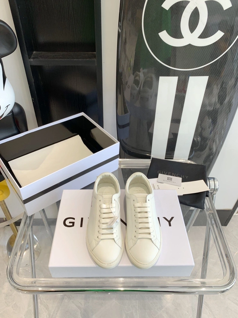 ModernLook Gxvxnchy Sneakers 151734