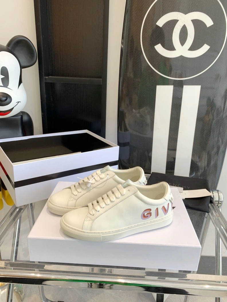 ModernLook Gxvxnchy Sneakers 151734