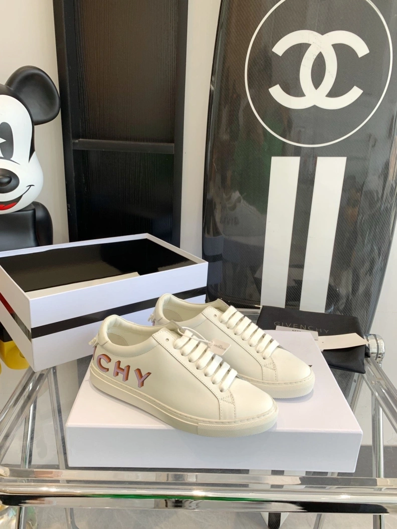 ModernLook Gxvxnchy Sneakers 151734