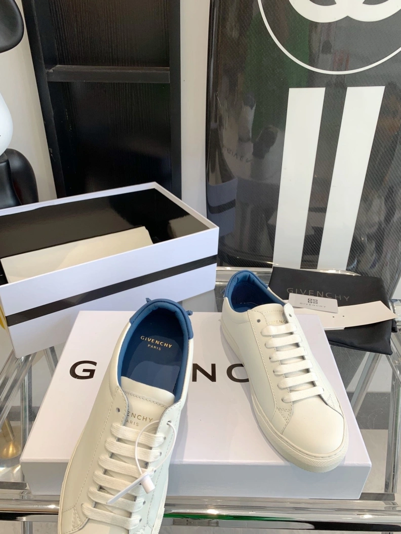 Gxvxnchy Sneakers TopPick 151733