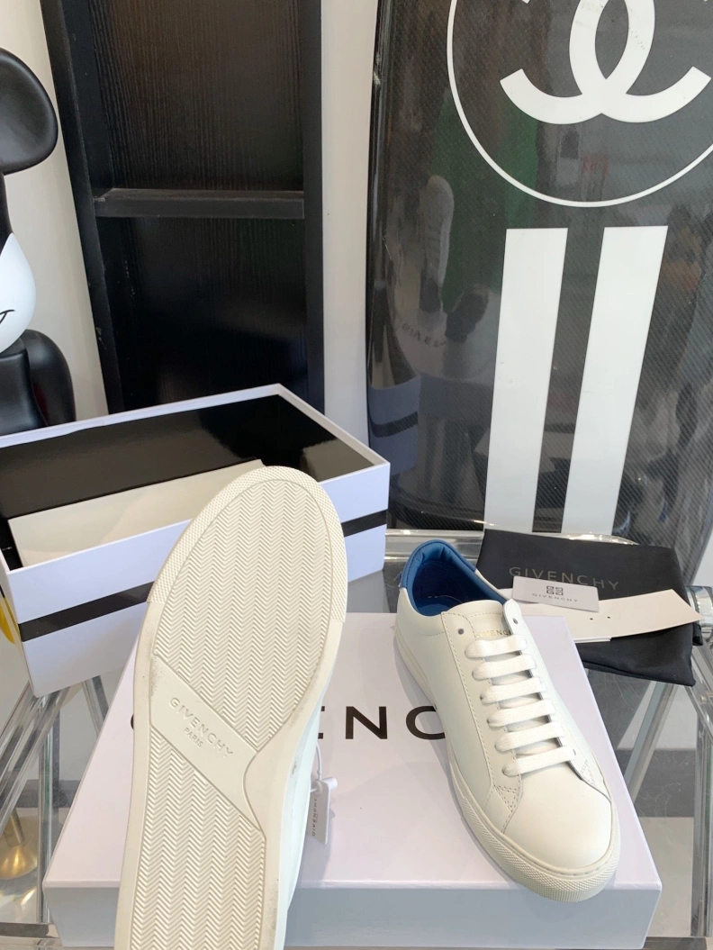 Gxvxnchy Sneakers TopPick 151733