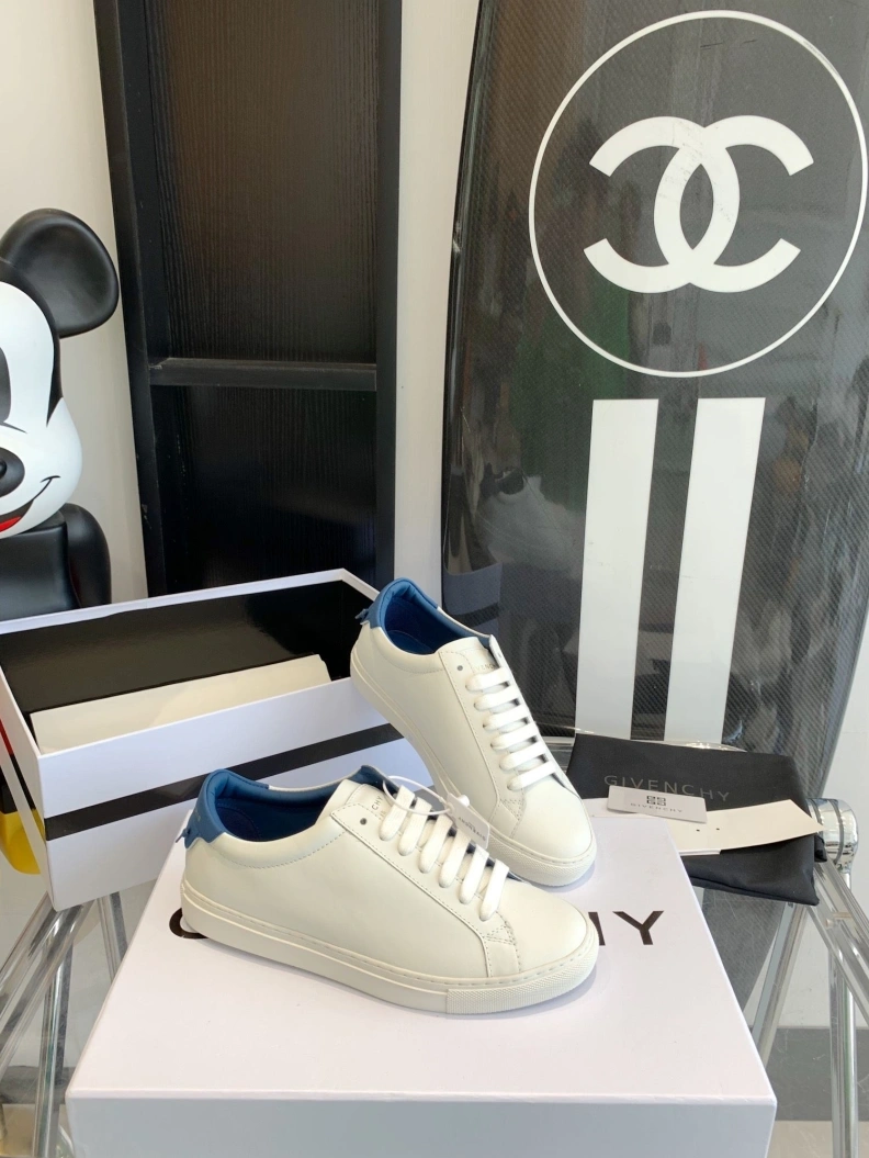 Gxvxnchy Sneakers TopPick 151733
