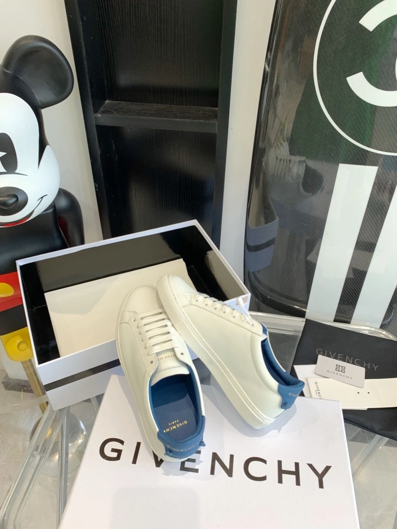 Gxvxnchy Sneakers TopPick 151733