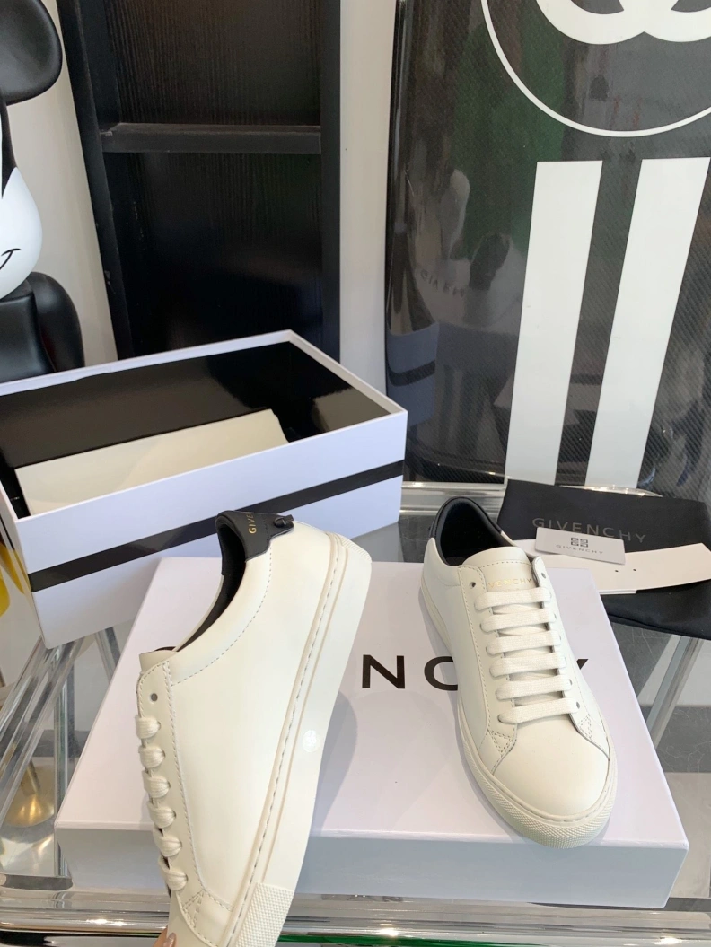SportInspired Gxvxnchy Sneakers 151731