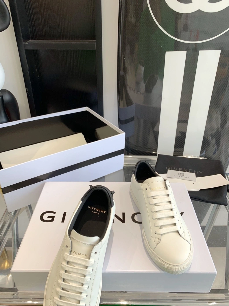 SportInspired Gxvxnchy Sneakers 151731