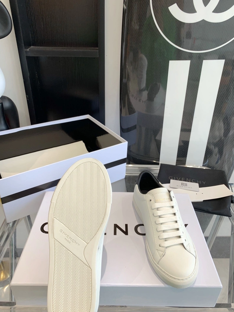 SportInspired Gxvxnchy Sneakers 151731