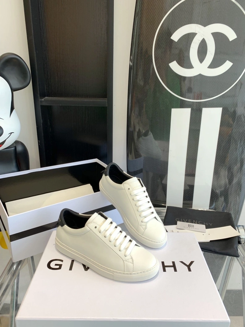SportInspired Gxvxnchy Sneakers 151731