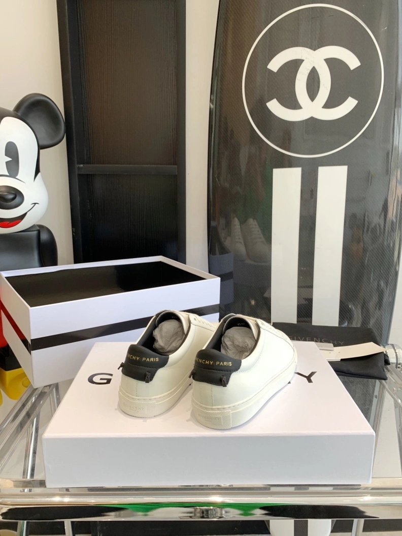 SportInspired Gxvxnchy Sneakers 151731