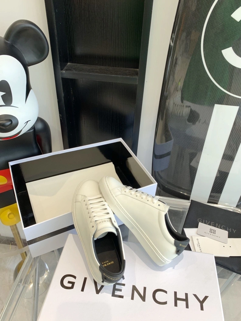 SportInspired Gxvxnchy Sneakers 151731