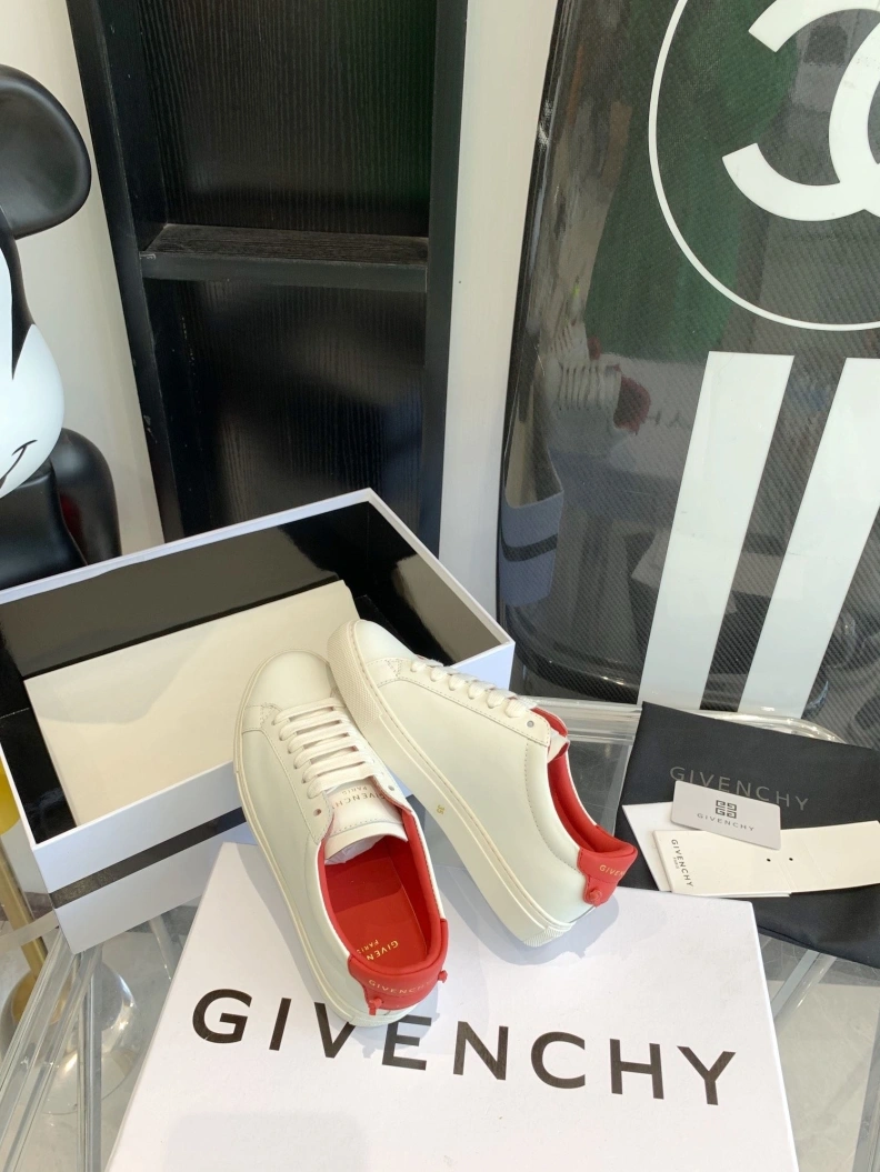 Gxvxnchy Sneakers Minimalist 151722