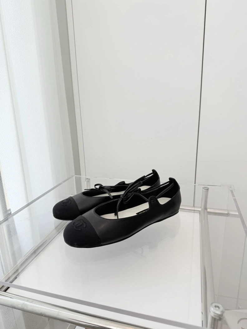 Unique Chxnxl Flat Shoes 117902