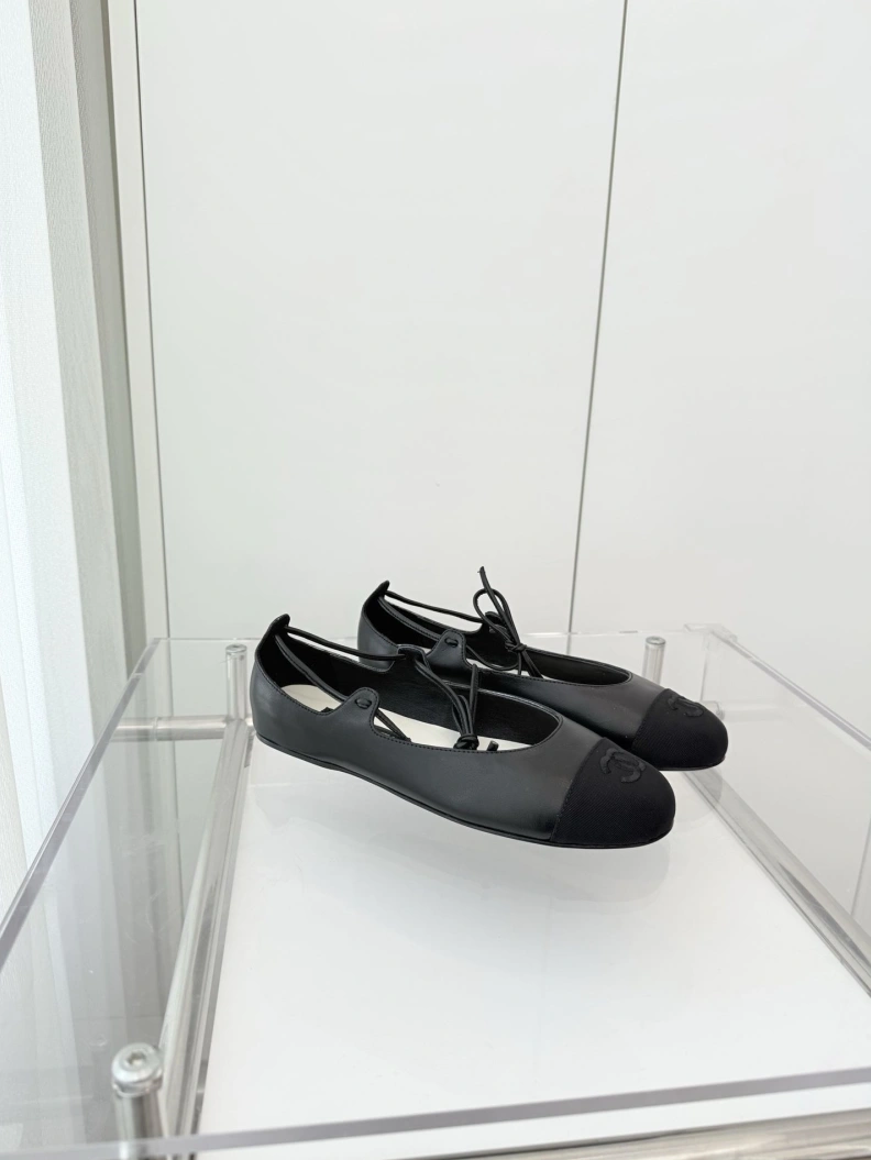 Unique Chxnxl Flat Shoes 117902