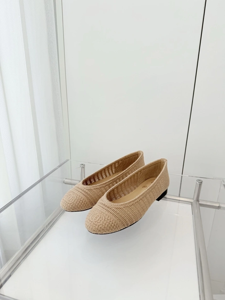 Bold Chxnxl Flat Shoes 117900