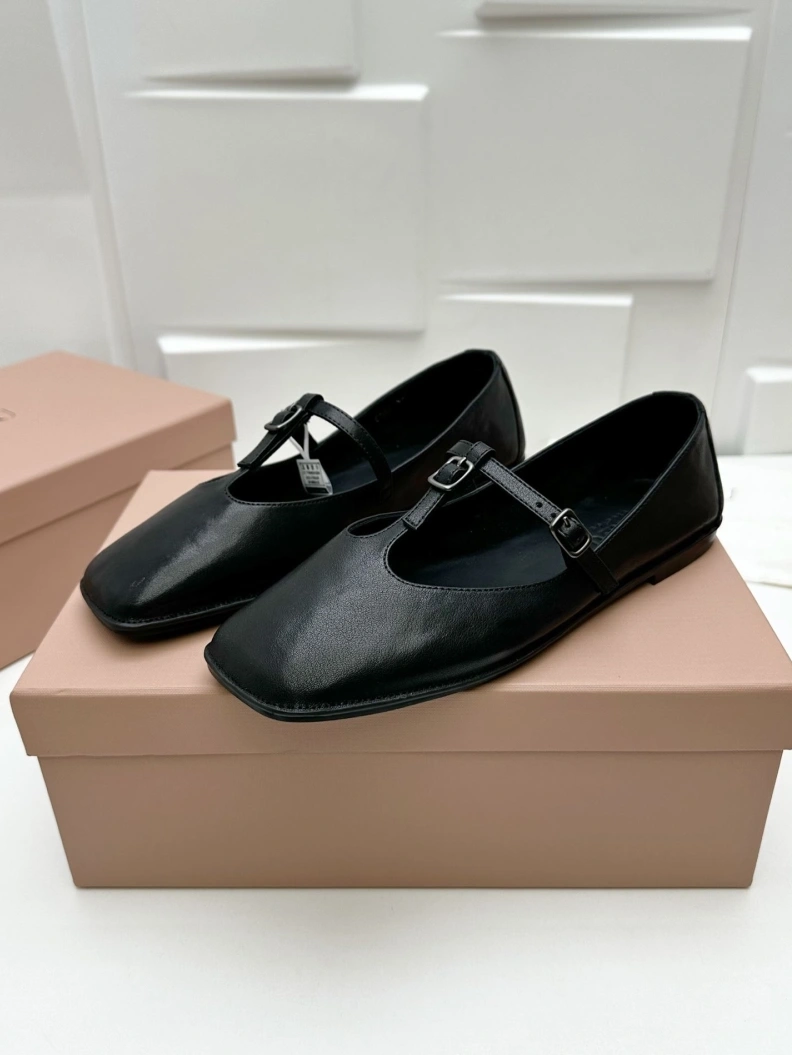 Othxr flat shoes Practical 209728