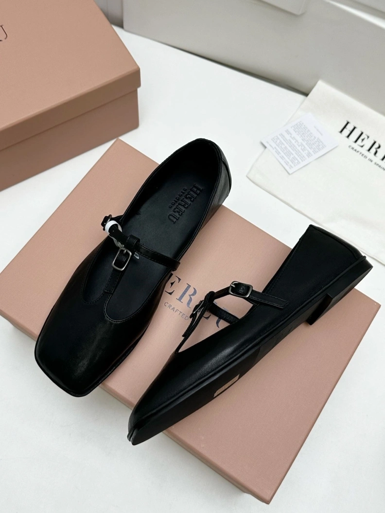 Othxr flat shoes Practical 209728