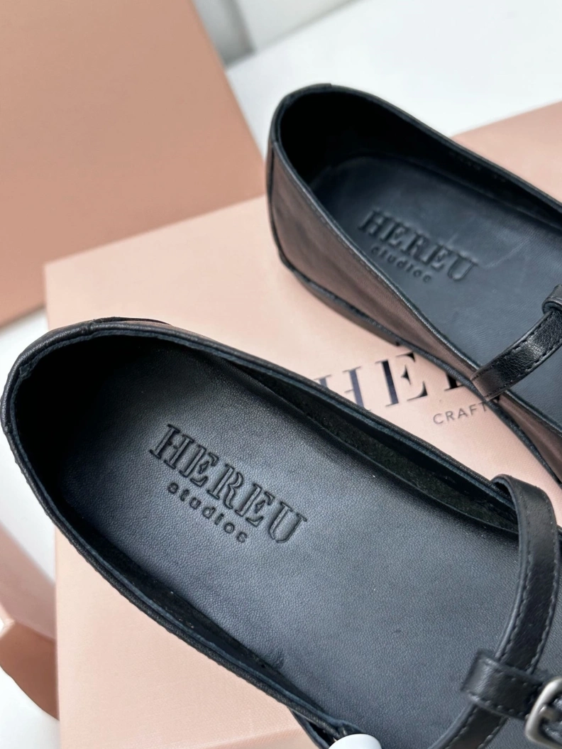 Othxr flat shoes Practical 209728