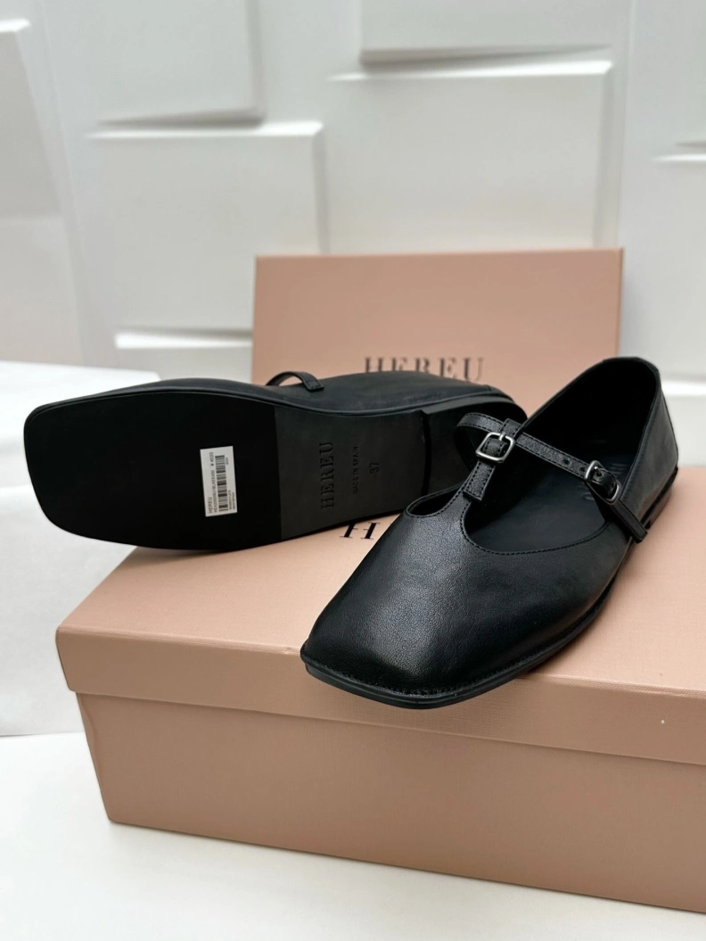 Othxr flat shoes Practical 209728