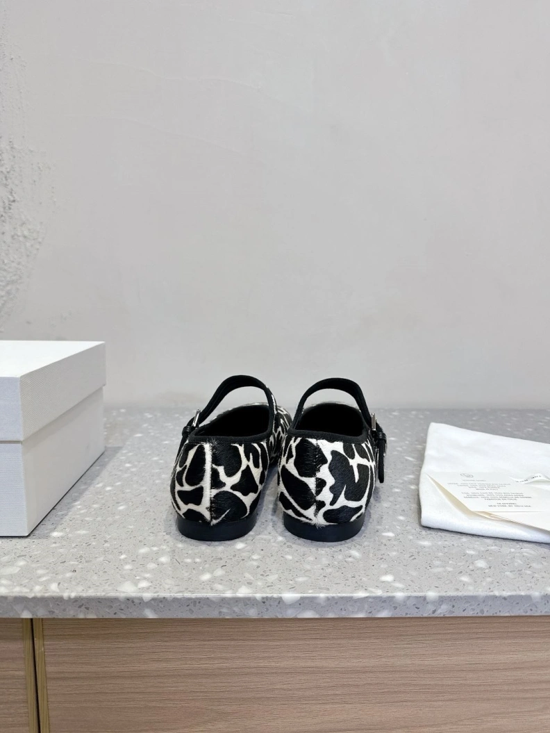 Sleek Othxr flat shoes 209722