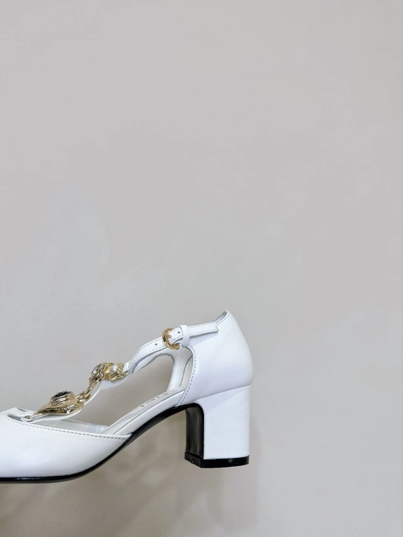 EyeCatching Chxnxl Flat Shoes 117882