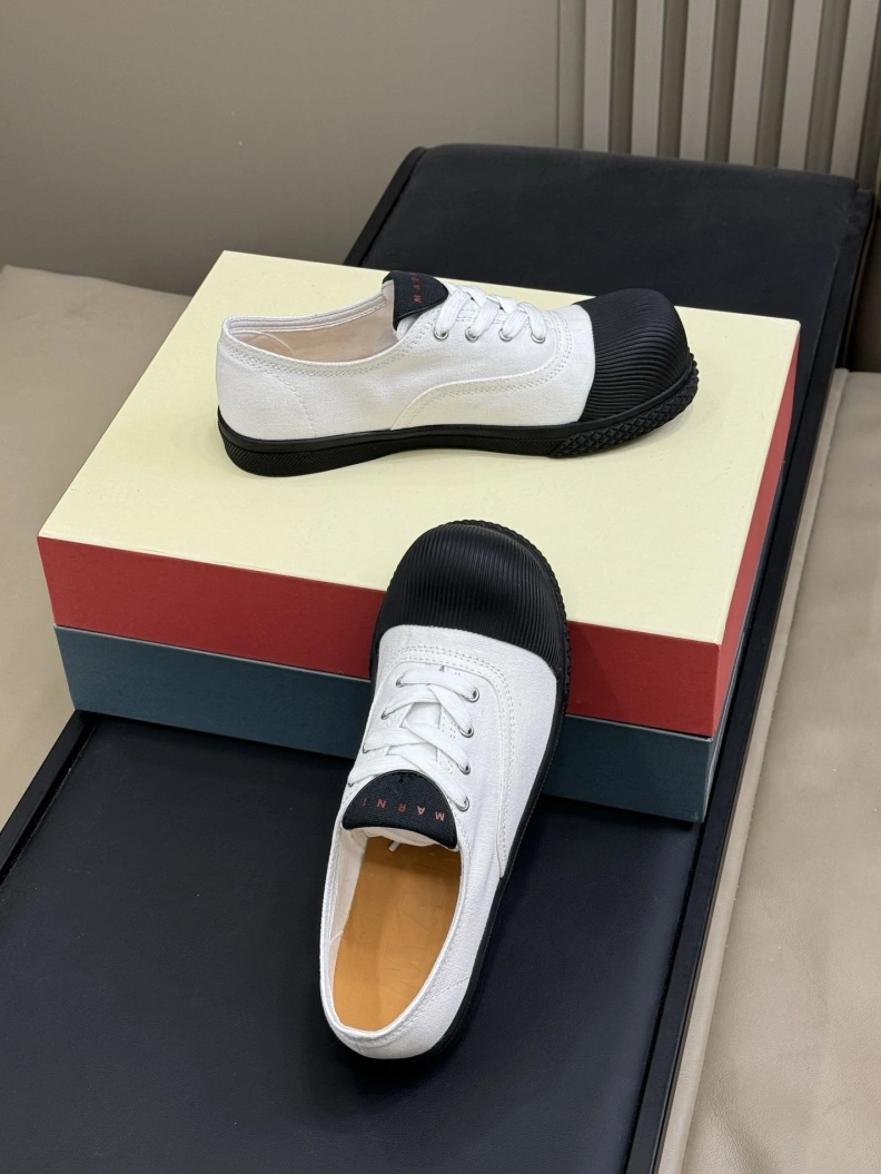 Versatile Othxr Sneakers 208897