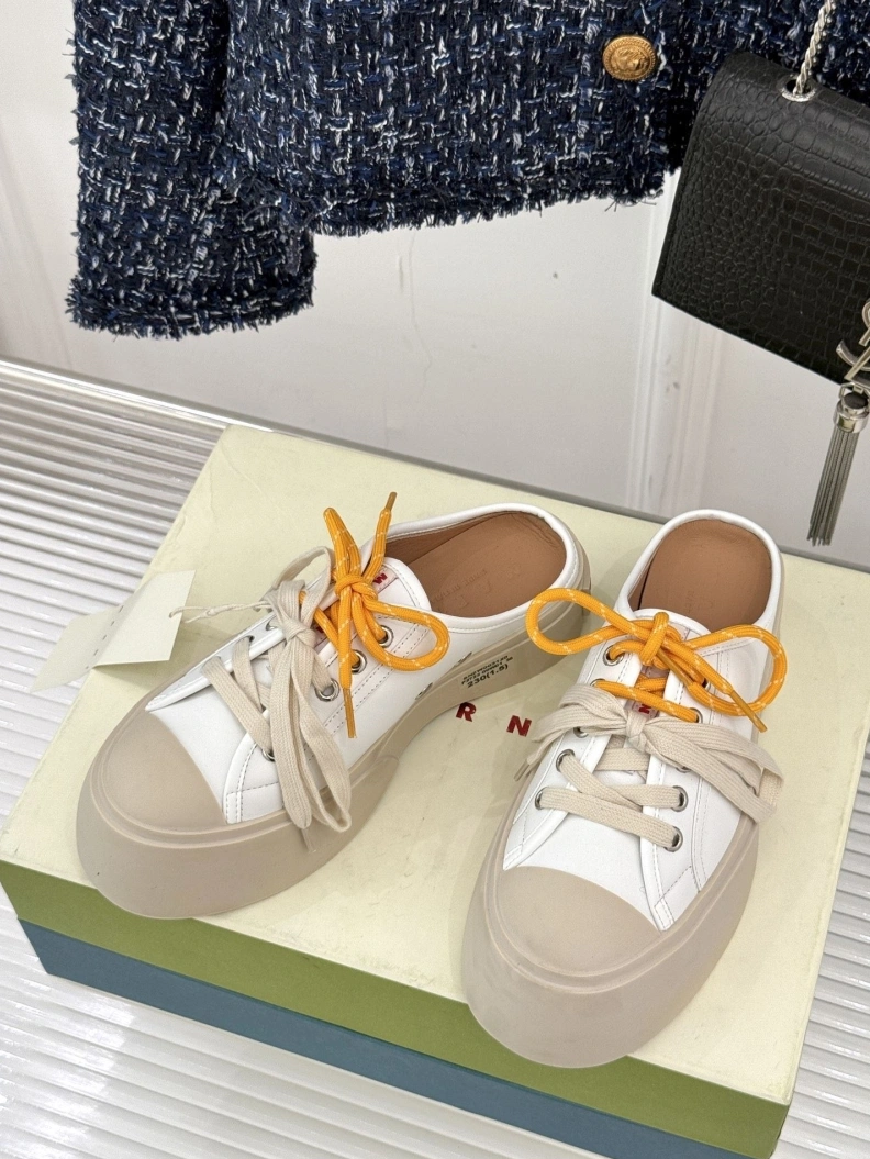 Durable Othxr Slippers 209561