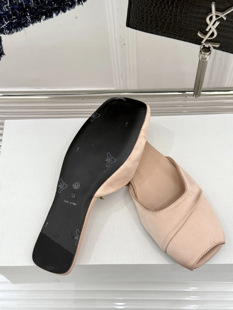 Classic Othxr Slippers 209575
