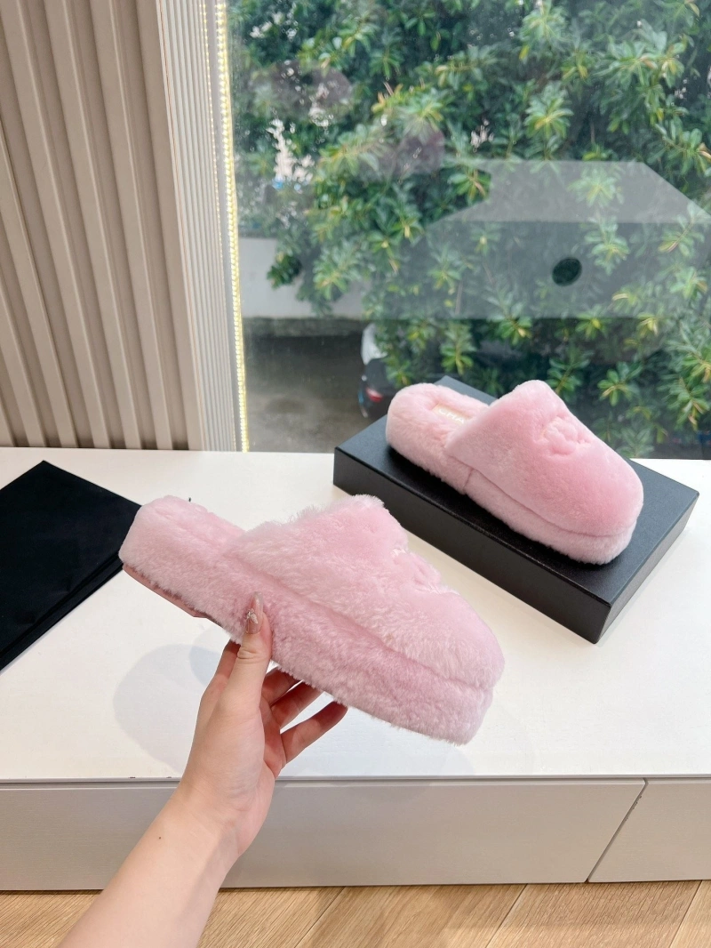 Efficient Chxnxl Slippers 127112